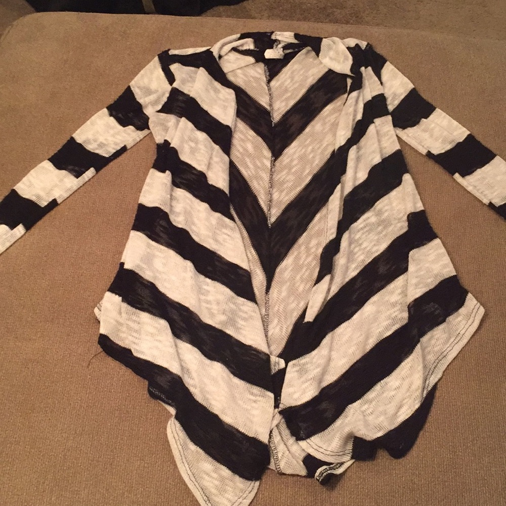 Soft and fashionable women’s cardigan